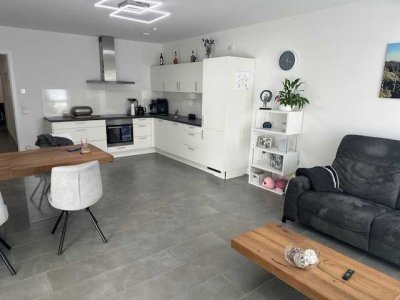 Exklusive, neuwertige 3-Raum-Wohnung mit gehobener Innenausstattung mit EBK in Mörfelden-Walldorf