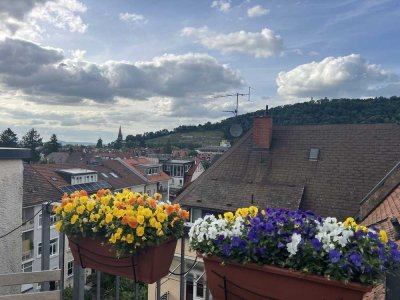 FREIBURG FEELING PUR! Traumhafte 3-Zimmer-Maisonette-Wohnung mit Aufzug, Stellplatz und Dachterrasse