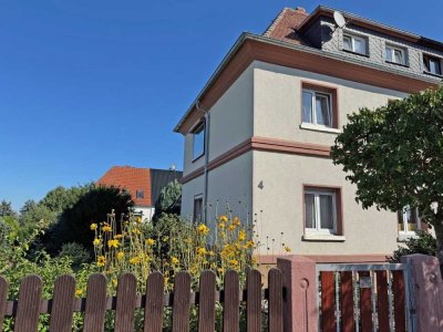 Sofort frei: ein zeitlos schönes Haus mit Charakter und Gartenidyll