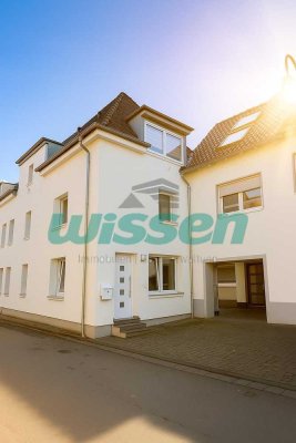 Wohnen wie im eigenen Haus! 3-Zimmer Wohnung auf 3-Etagen mit Dachterrasse!