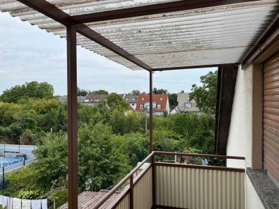 Attraktive 3-Zimmer-Dachgeschosswohnung mit Balkon in Karlsruhe