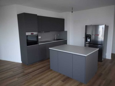 Geschmackvolle 4-Zimmer-DG-Wohnung mit geh. Innenausstattung mit Balkon und EBK in Köln Buchheim