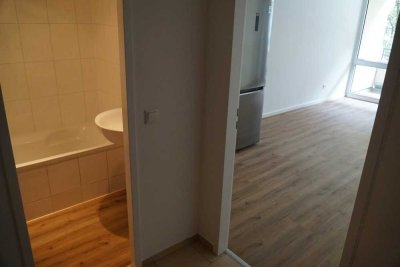 Erstbezug nach Sanierung: 1-Zimmer-Wohung mit Balkon in Berg am Laim