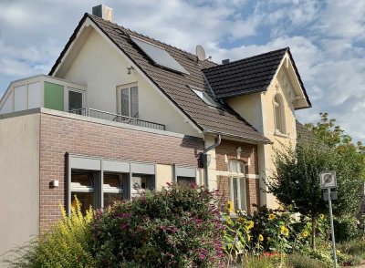 Kleve-Kellen: hochw. DG-Whg mit Parkett, Dachterrasse; Nähe Spoykanal