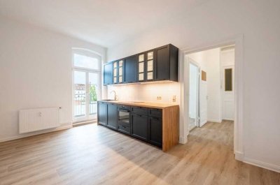 Renovierte 2-Zimmer-Wohnung im 2.OG mit Süd-Balkon & Tageslichtbad – sofort bezugsfrei!
