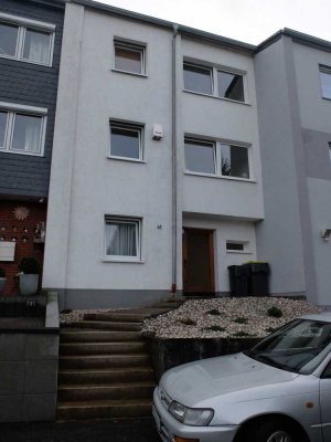 Helles Haus mit Garten im Grünen zur Miete, stadtnah