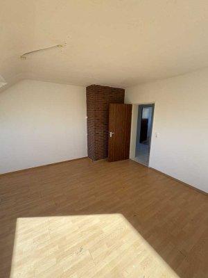 Gut geschnittene 3-Zimmer-Wohnung im Dachgeschoss