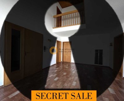 Freistehendes Einfamilienhaus mit Garage und großem Garten in ruhiger und beliebter Wohnlage