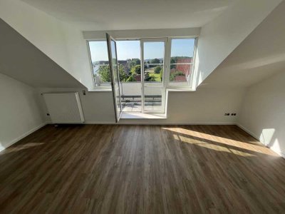 Helle, renovierte Dachgeschosswohnung mit Balkon in Werther (Westfalen)