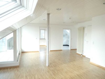 Exkl. 3 Zi.-Dach-Etage mit Ausblick über die Dächer in bester Südhanglage von Korntal