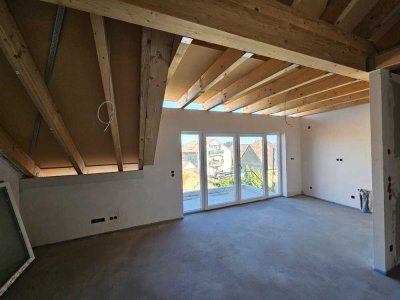 NEUBAU Erstbezug: 3 ZKBB mit 76 m² Wfl. mit Galeriezimmer in einem 4 FH mit Energieklasse KfW 40