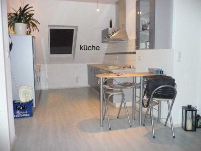 **Schöne 2,5 Zimmer-Altbauwohnung mit Einbauküche in MA-Neckarau**