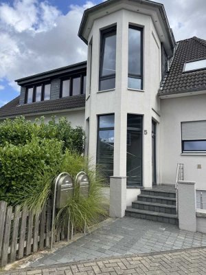 Maisonette 2 Zimmer Dachgeschosswohnung in Köln Esch/ Auweiler