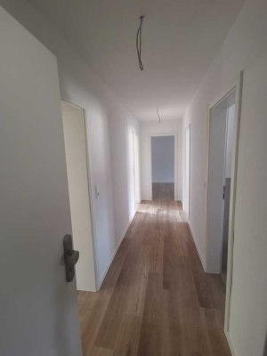 Erstbezug nach Sanierung: 3-Zi.-Wohnung mit Balkon in Stuttgart-Hedelfingen
