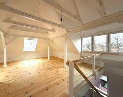Erstbezug nach Kernsanierung: Loft-Maisonette in exklusiver  3-Parteien-Villa – Groß Flottbek