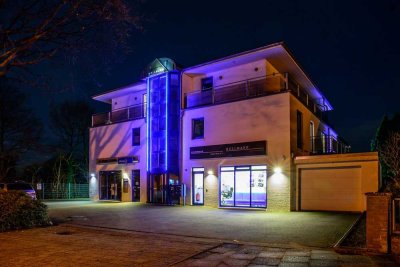Hochwertiges 1-Zimmer-Apartment mit Balkon im Penthouse- Stil
