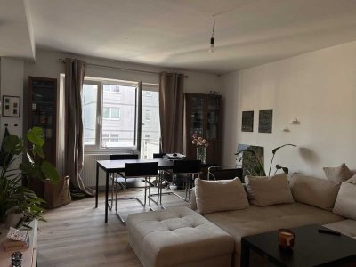 Helle 2-Zimmer-Wohnung mit Balkon im 1. OG in Mülheim Mitte