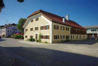 Ortskern Teisendorf (Berchtesgadener Land) - Denkmalgeschütztes Mehrfamilienhaus mit Ladeneinheit