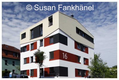 HOCHWERTIGE WOHNUNG MIT GROSSER TERRASSE, EIGENEN GARTEN & GARAGE IN IDYLLISCHER LAGE !