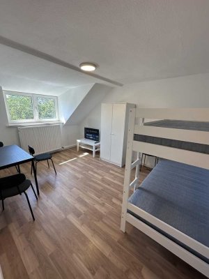 Modernisierte 3 Zi Wng mit großem Garten, zentrumsnah mit neuer EBK auf Wunsch möbliert
