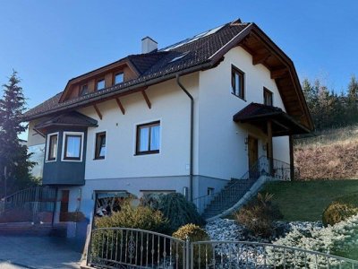 Exklusives Wohnhaus mit Pool, Gartenparadies und traumhafter Aussicht in Althofen