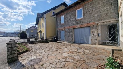 ERSTBEZUG, eigene separate Wohneinheit mit Garten, viel Stauraum &amp; direktem Zugang von der eigenen Garage