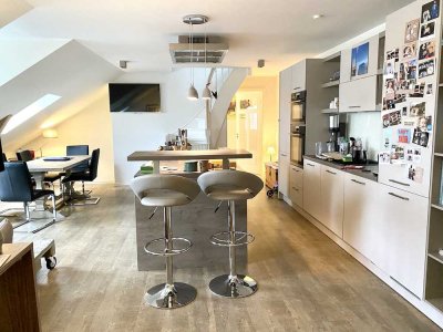 Hochwertige 3-Zimmer-Dachgeschosswohnung mit geh. Innenausstattung mit Balkon und EBK in Lüneburg
