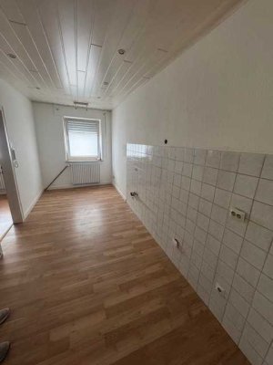 neu renovierte 4 ZKDB Wohnung ab sofort in Düren zu vermieten