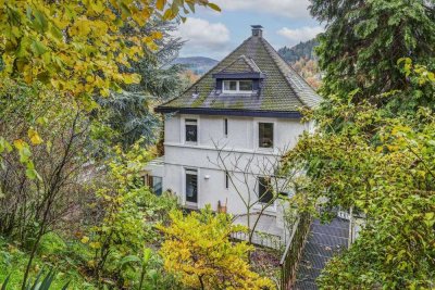 Großzügiges Anwesen mit Panorama: Leben in Baden-Badens Hanglage