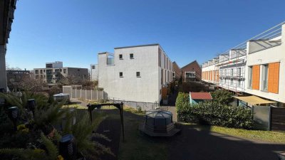 Geschmackvolle, neuwertige 3-Zimmer-Terrassenwohnung mit Einbauküche in Köln Raderberg