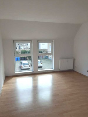 Geräumige 3-Raum-Wohnung auf 4-Seiten-Hof in Eickendorf