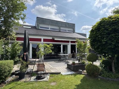 Stilvolles Wohnen mit Weitblick und zeitlosem Komfort sowie lukrative Anlage als Ferienhaus