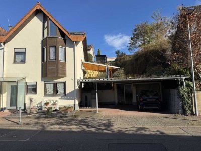 Provisionsfrei! Charmantes Reihenendhaus mit Einliegerwohnung, Garten und PV-Anlage in Durmersheim!