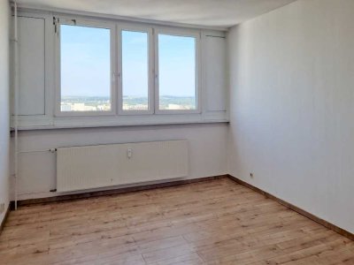 Ideale Studentenwohnung im Hochhaus: Offene Wohnküche !