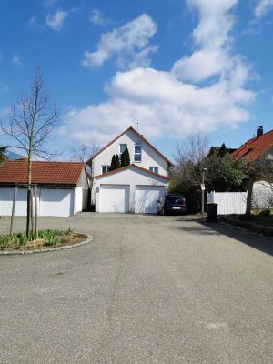 Moderne DHH im Grünen