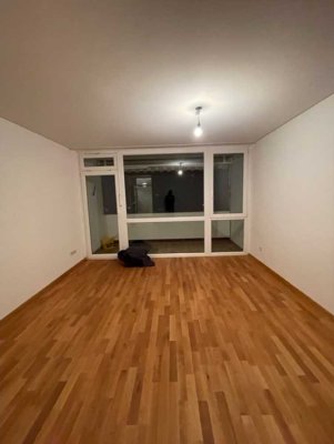 Helle 2-Zimmer-Wohnung mit Balkon im 2. OG in Regensburg-Reinhausen