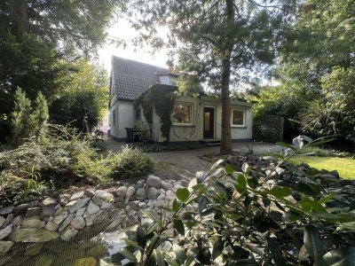 Freistehendes Einfamilienhaus mit sonnigem Garten und Gartenhaus in Frankfurt-Sossenheim