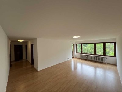 Wunderschöne 2 Zi. Mietwohnung in TOP-Lage, toller Aussicht, inkl. Garage und Neuer Küche