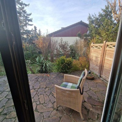 Haus im Grünen mit U-Bahn, S-Bahn, Straßenbahn, Pool und Sauna in exklusiver Privatstraße