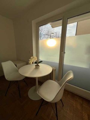 VON PRIVAT - Modernes, möbliertes 1-Zimmer-Apartment mit Doppelparker in Niederrad