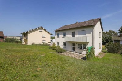 Zuhause für Generationen – freistehendes Zweifamilienhaus mit großem Garten und Garage!
