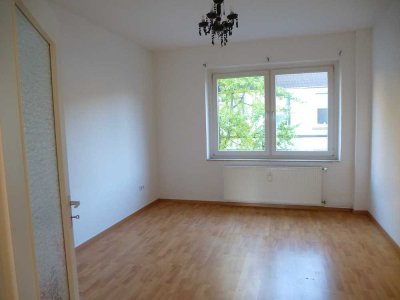 Schöne helle 2-Zimmer-Wohnung mit großer Wohnküche in Oberhausen-City für 1 oder 2 Erwachsene