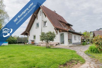 Einfamilienhaus mit ausbaufähigem Nebengebäude Nähe Ortenburg