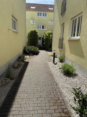 Sehr Helle 3-Zimmer ETW in Ruhelage mit Balkon, EBK und Tiefgarage in Ffm-Heddernheim