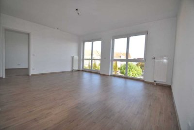 2-Zimmer-Wohnung mit Blick auf den Platz mit Teich, als Kapitalanlage