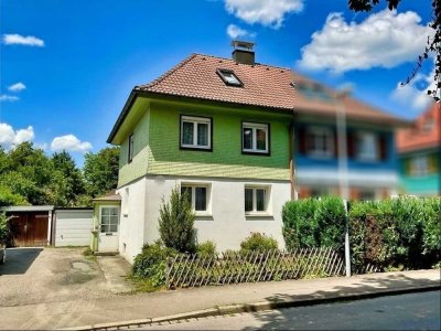 Ein Siedlerhaus präsentiert sich