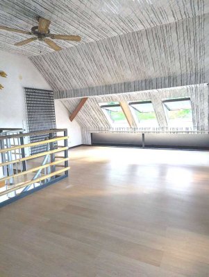 WOHLFÜHLWOHNUNG AM WALDRAND: 5 ZI. MAISONETTE - ÜBERDACHTE TERRASSE- 169 qm - 1.300 Euro + NK + AF