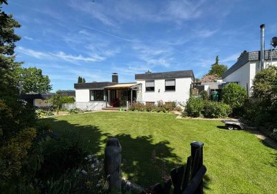 Traumhafter Bungalow mit Gartenparadies in ruhiger Sackgasse im Bonner Stadtbezirk Hardtberg