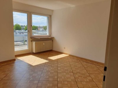 Attraktive 4-Zimmer-Wohnung mit EBK und Terrasse in Kaiserslautern