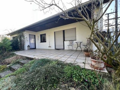 Bungalow  mit schönem Garten und Garage in Niederwalluf